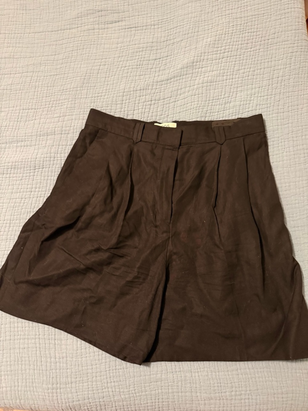 COS Women’s Linen Classic Pleated High-Waisted Shorts